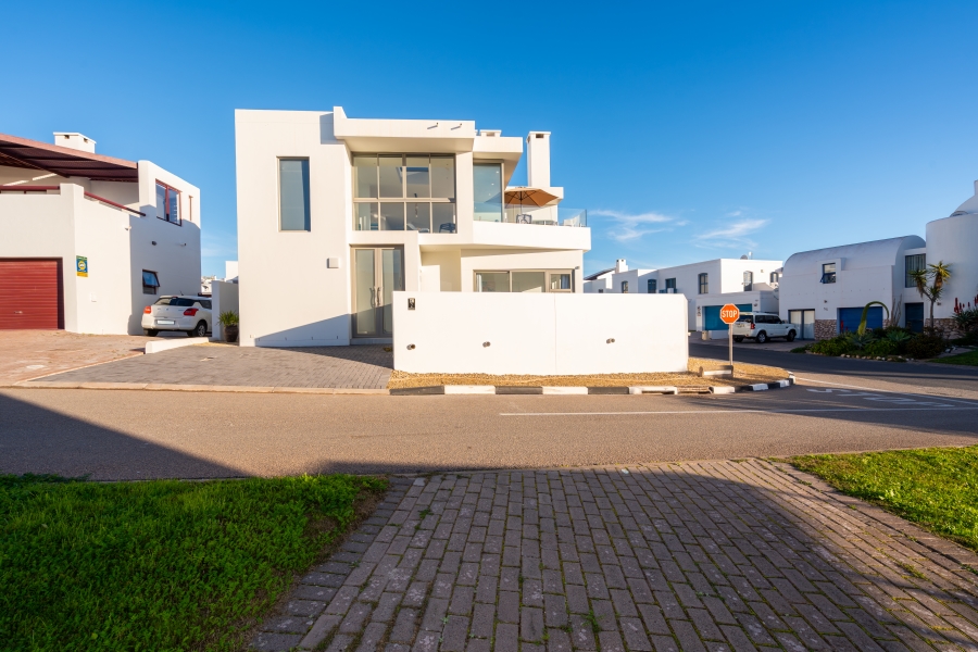 5 Bedroom Property for Sale in Paradise Beach Western Cape